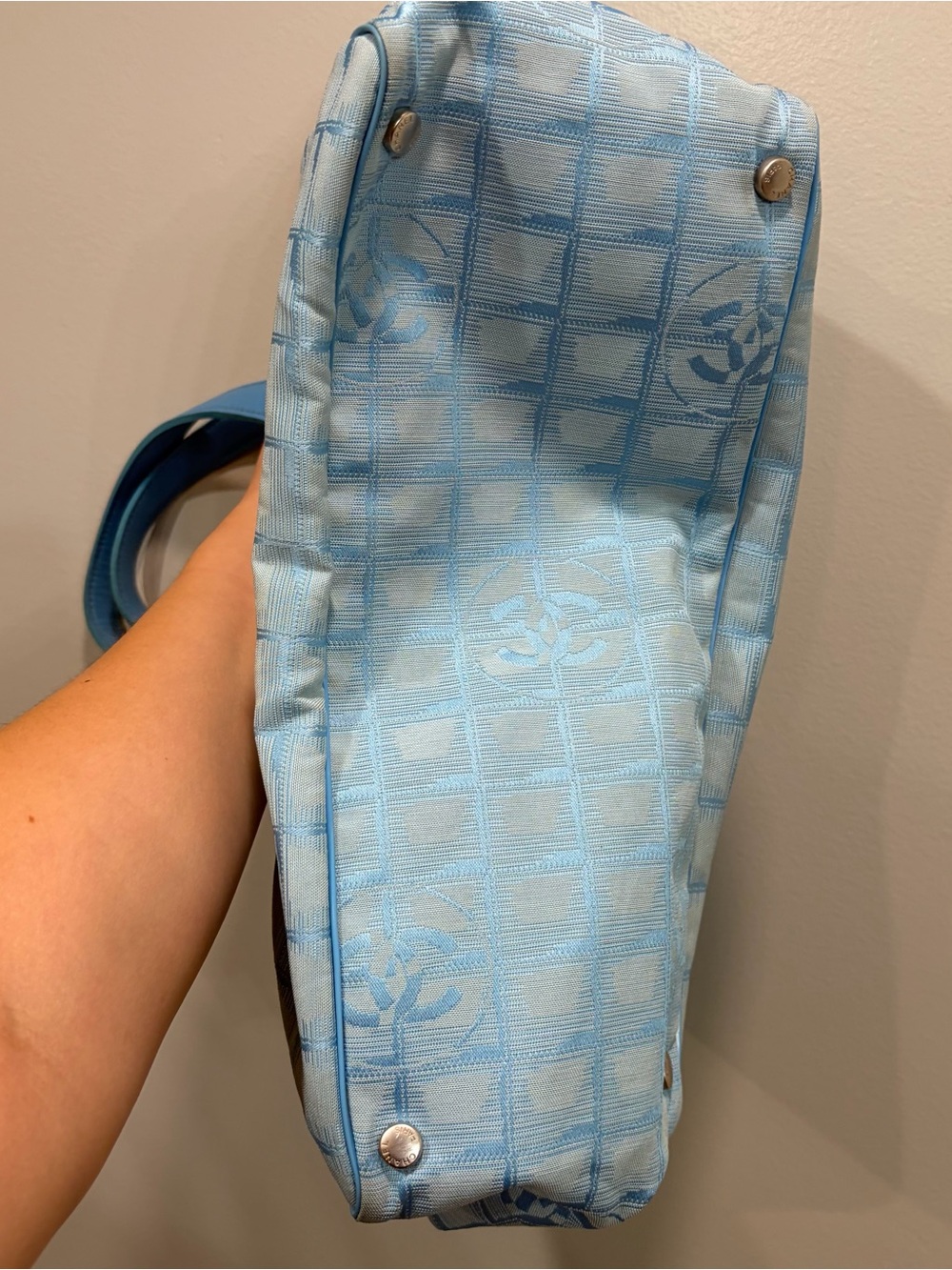#106 CHANEL Blue Tote - Picture 7 of 14